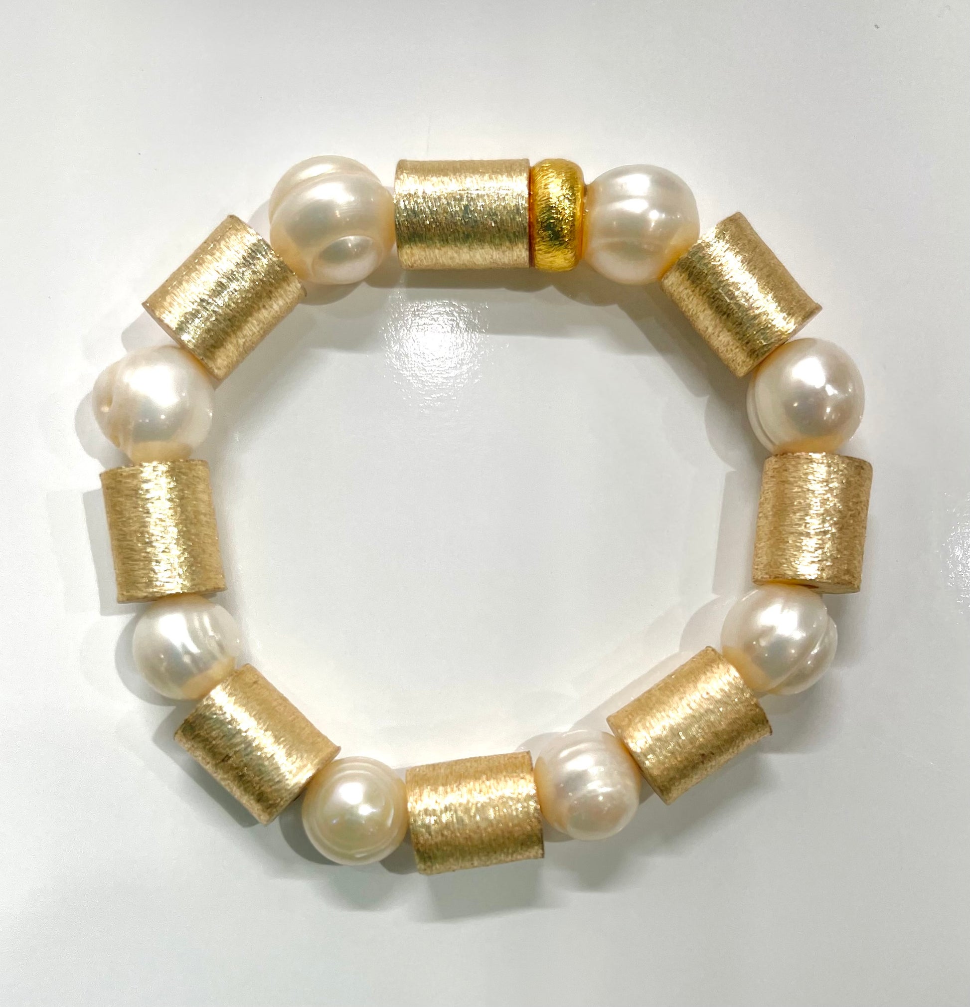 Freshwater Baroque Pearl & Brushed Gold Vermeil Bracelet